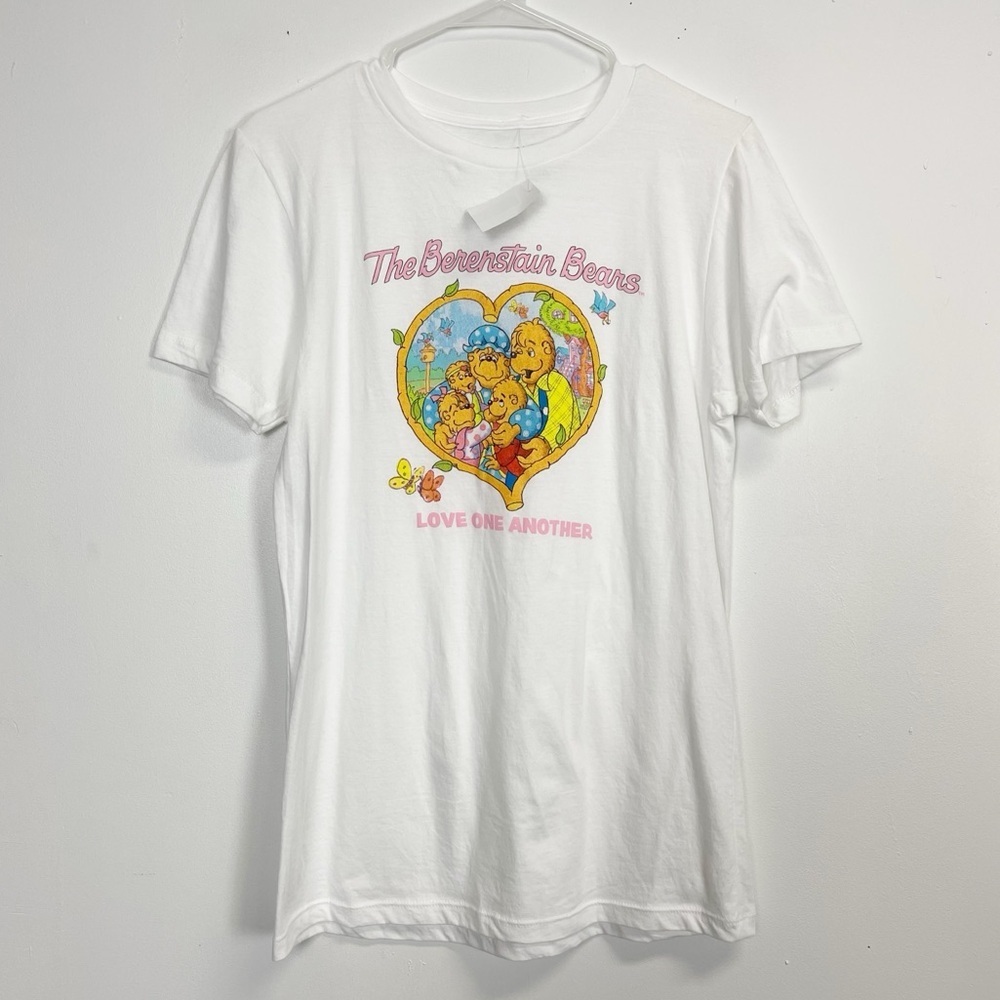 The Berenstain Bears Graphic Tee Womens Large White Heart Love Tshirt Shirt NWT